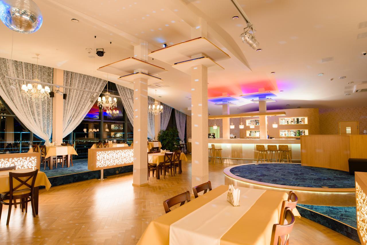 Park Hotel Latgola ダウガフピルス エクステリア 写真